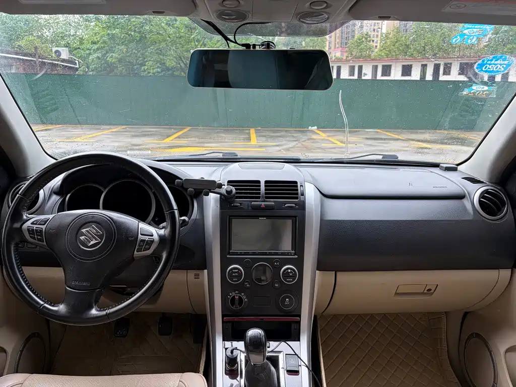 Grand Vitara 超级维特拉 2012款 2.4 L MT豪华导航5门版