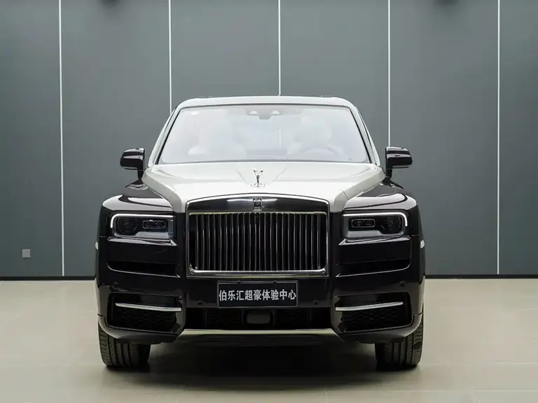 Rolls-Royce Cullinan 4-seat
