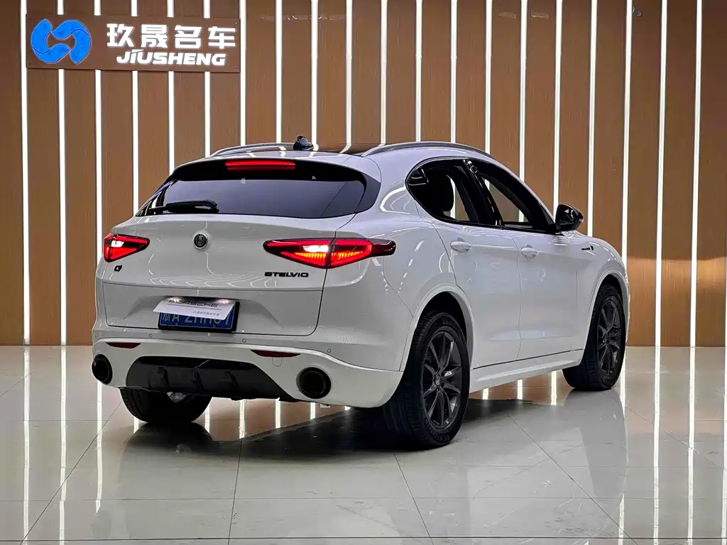 Stelvio 2.0 T 200 HP Elite
