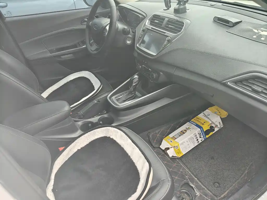 Escort Happy 1.5 L Auto Fashion