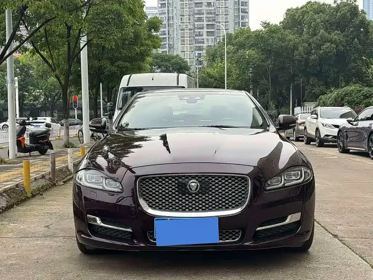Jaguar XJ XJL 3.0 SC 2 WD Graceful Business
