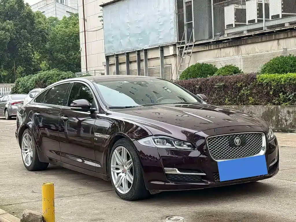 Jaguar XJ XJL 3.0 SC 2 WD Graceful Business