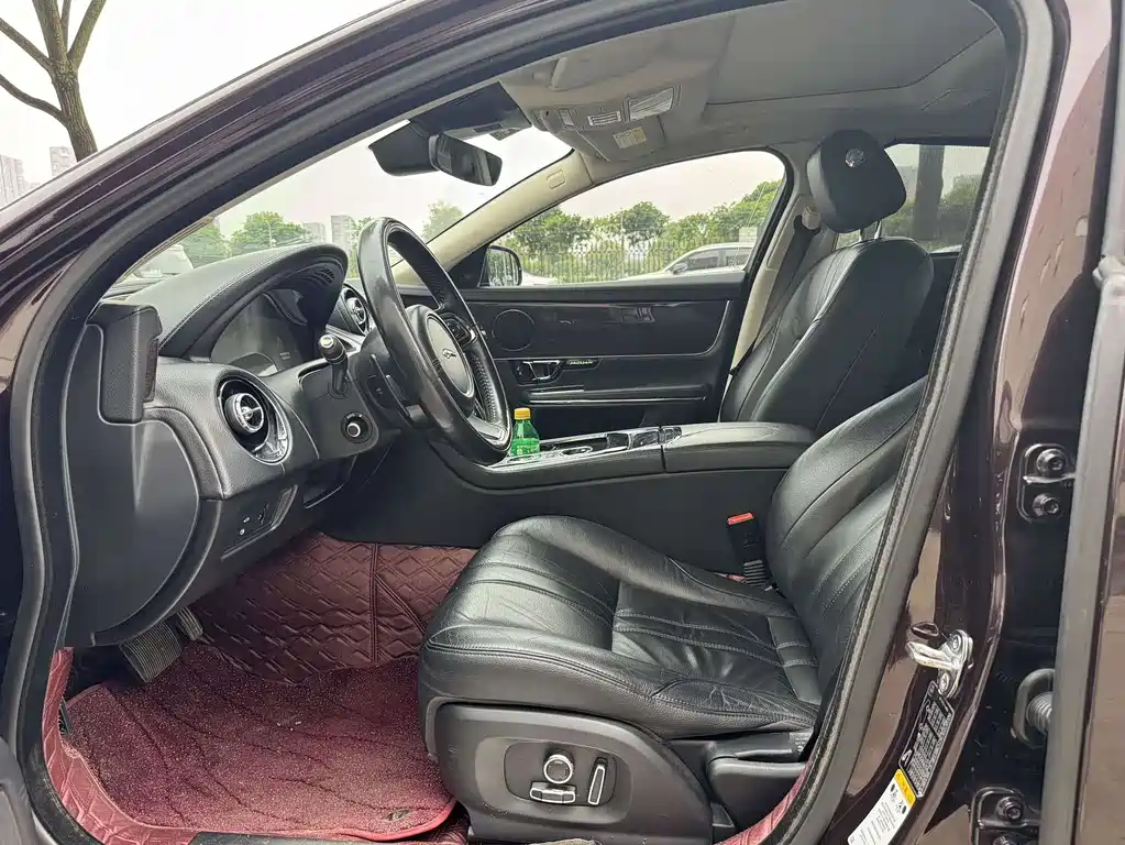Jaguar XJ XJL 3.0 SC 2 WD Graceful Business