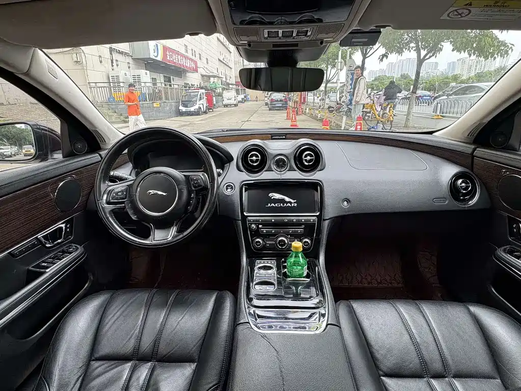 Jaguar XJ XJL 3.0 SC 2 WD Graceful Business