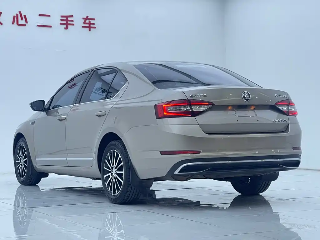 Octavia 1.6 L Auto Luxury