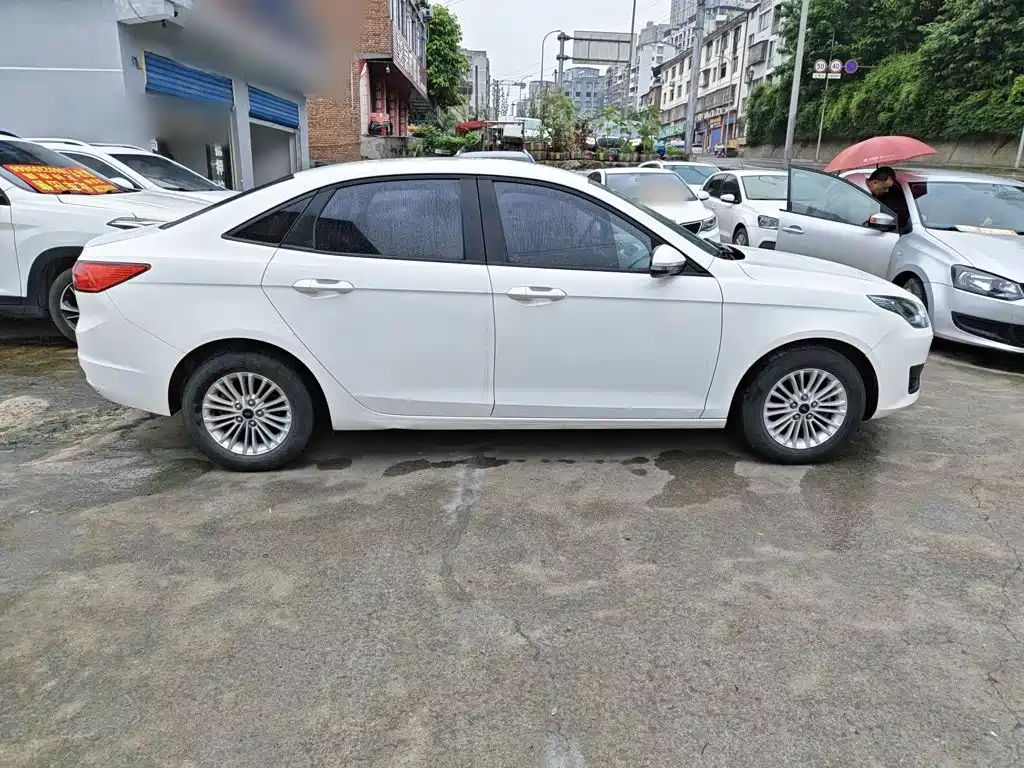 Escort Facelift 1.5 L Auto Comfort