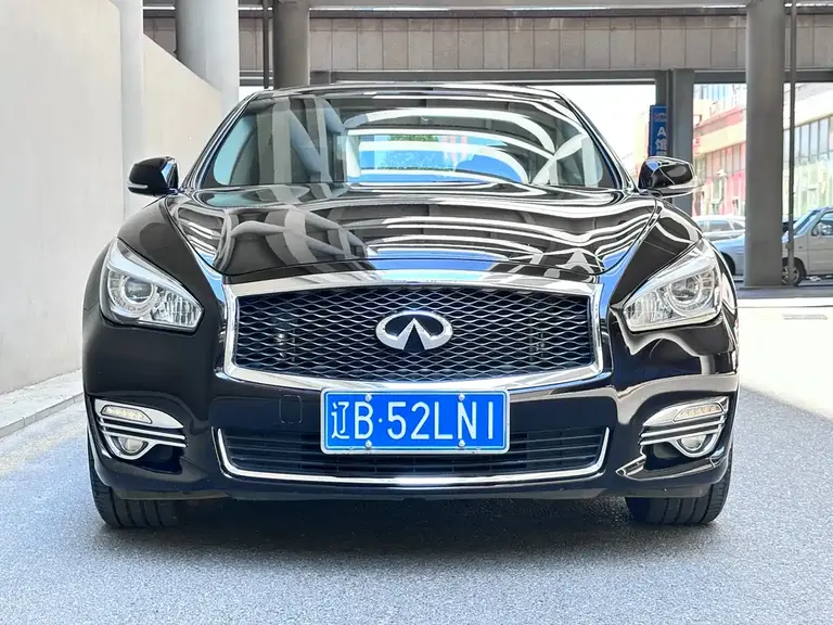 Infiniti Q70 Q70 L 2.5 L Elite