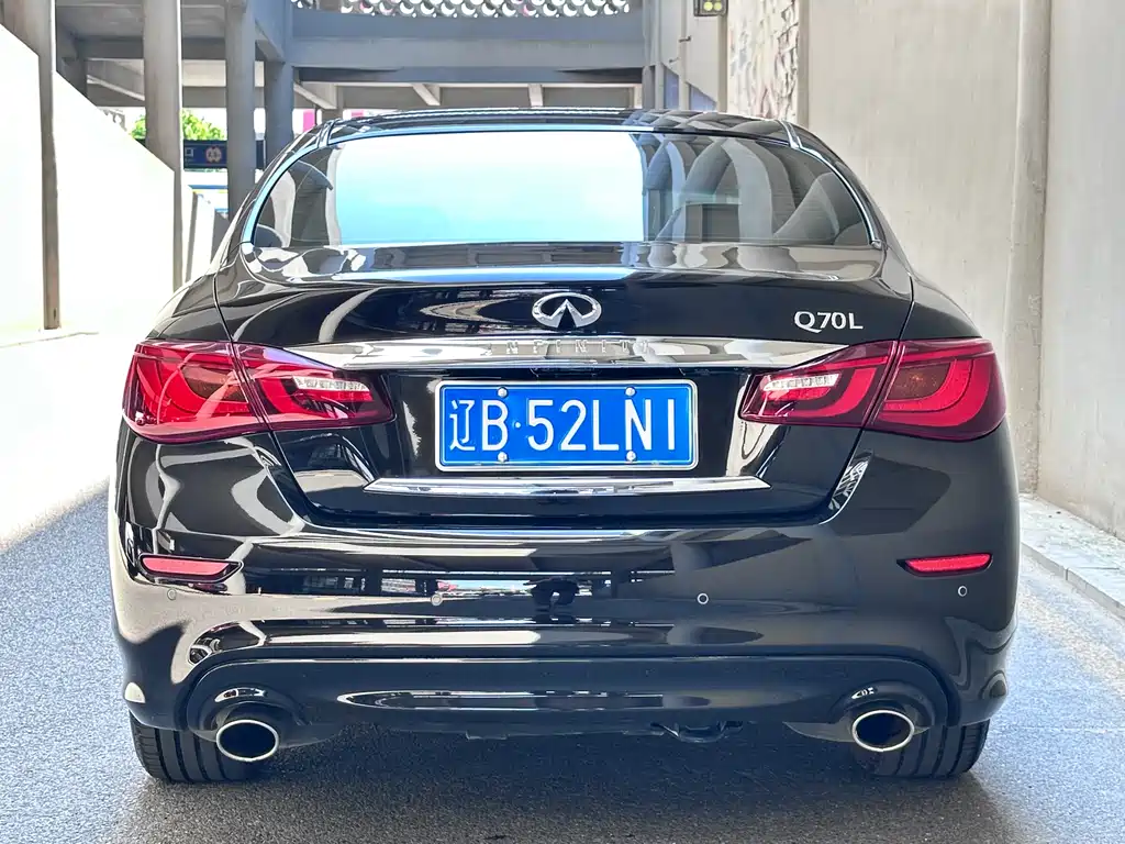 Infiniti Q70 Q70 L 2.5 L Elite