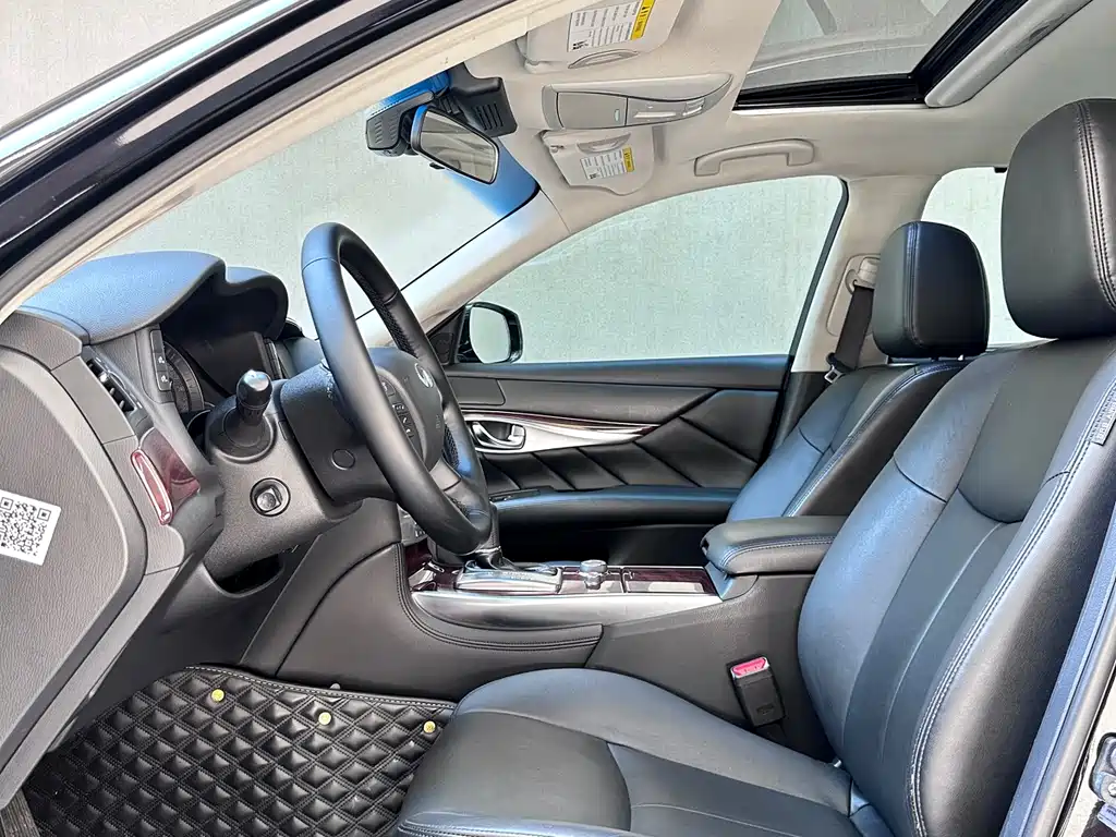 Infiniti Q70 Q70 L 2.5 L Elite