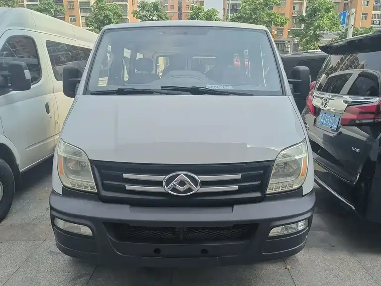 Maxus Xintu V80 2.5 T Classic6-speed Manual Aoyuntong SWB Super Low Roof 5 6-seat