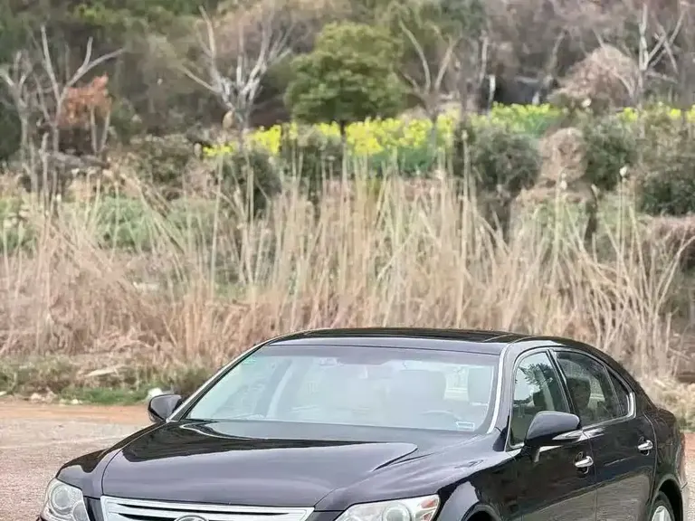 Lexus LS 600 hL Distinguished