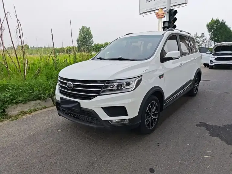 SWM X3 SWM斯威X3 2021款 1.5 L 手动舒适型 7座