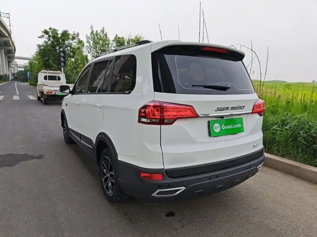 SWM X3 SWM斯威X3 2021款 1.5 L 手动舒适型 7座