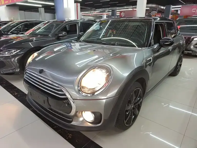MINI CLUBMAN 1.5 T COOPER Artist