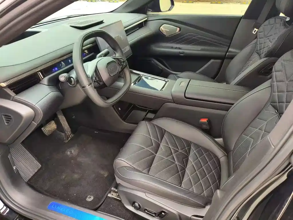 Lynk & Co 10 EM-P 120 4 WD Ultra