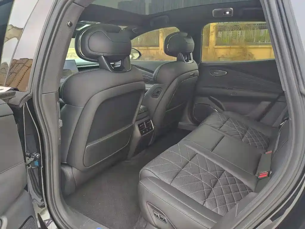 Lynk & Co 10 EM-P 120 4 WD Ultra