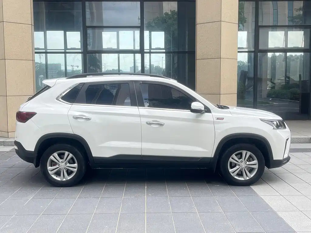 BAIC Huansu S5 1.3 T Manual Luxury