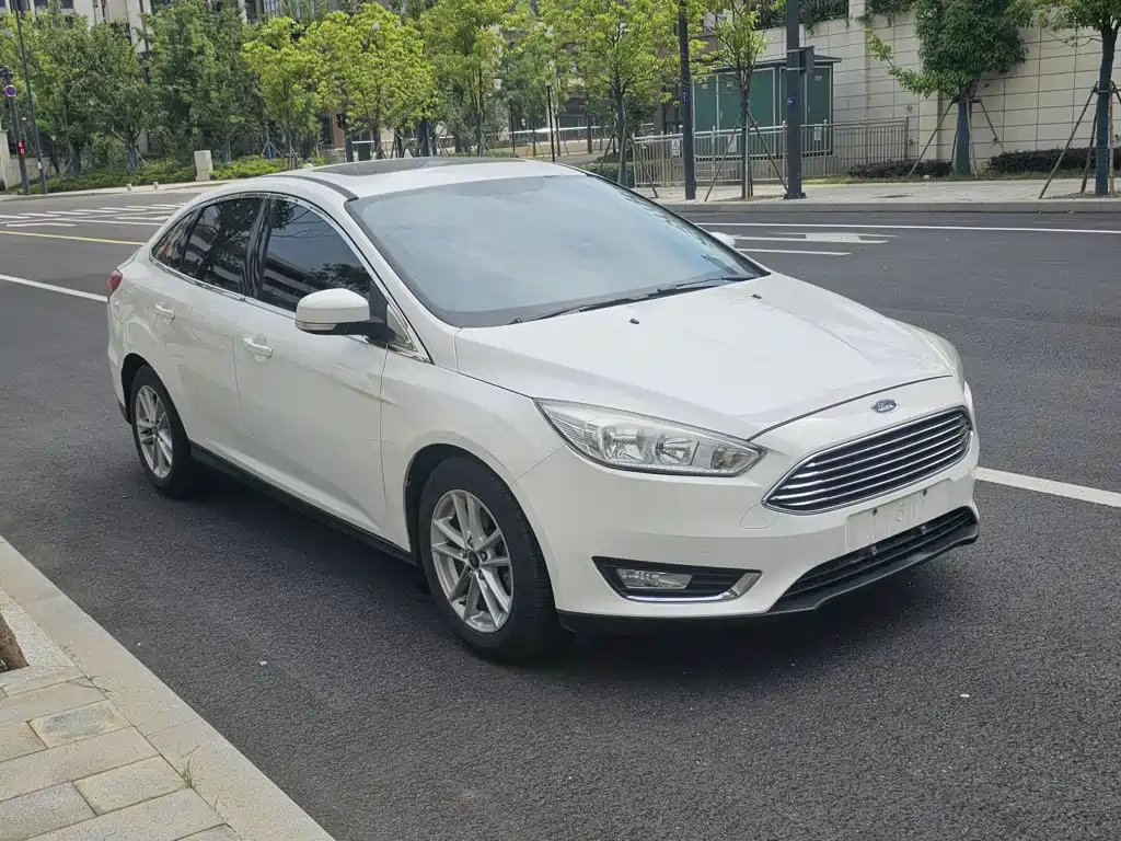 Focus Sedan 1.6 L Auto Style Smart Travel