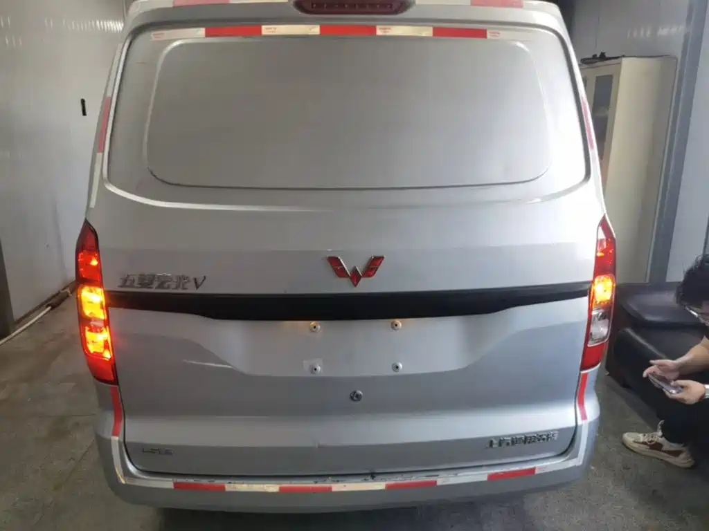 Wuling Hongguang V 五菱宏光V 2022款 1.5 L劲取版封窗车液压助力LAR