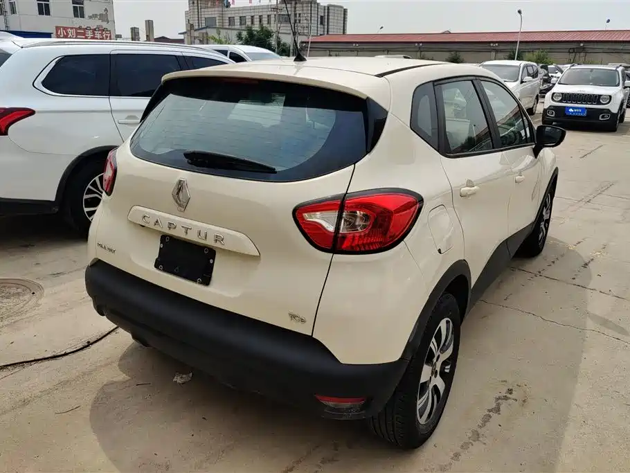 Captur 1.2 T Auto Standard