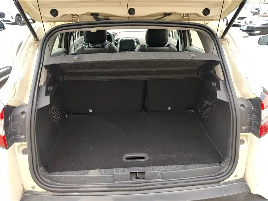 Captur 1.2 T Auto Standard