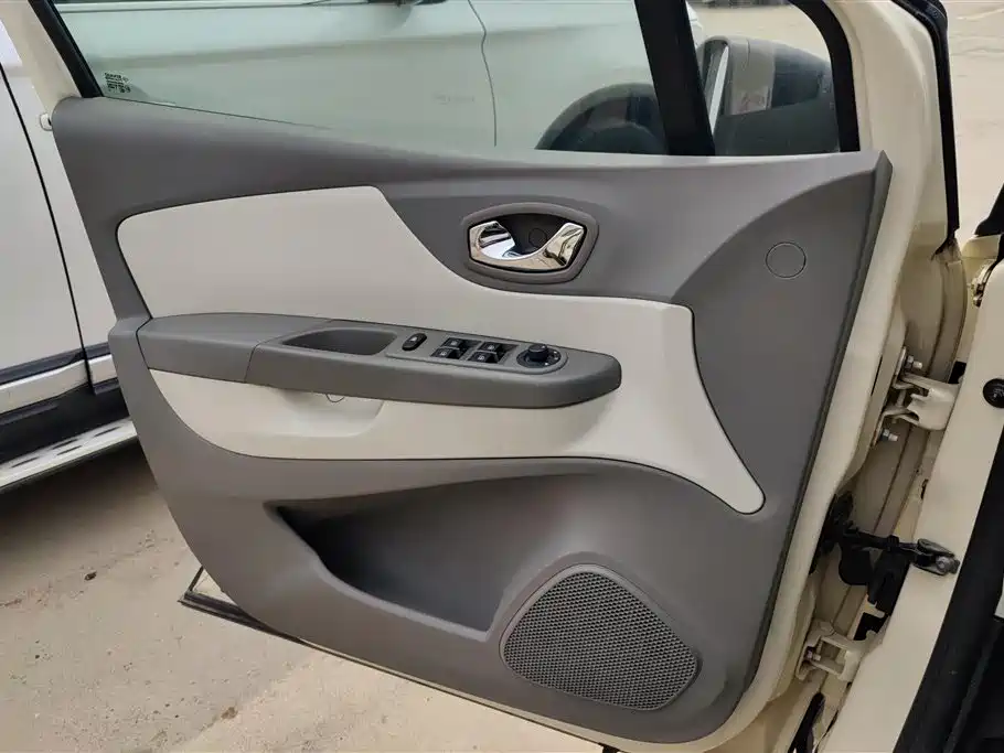 Captur 1.2 T Auto Standard