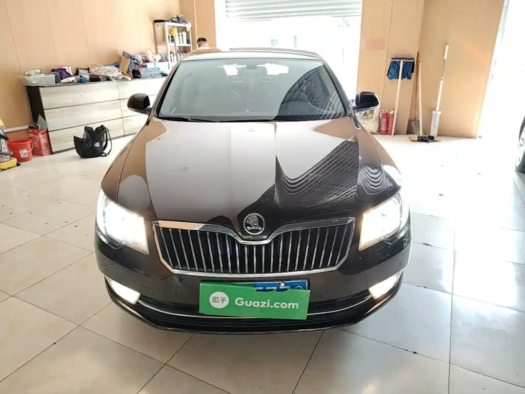 Superb 1.8 TSI Auto Elegant