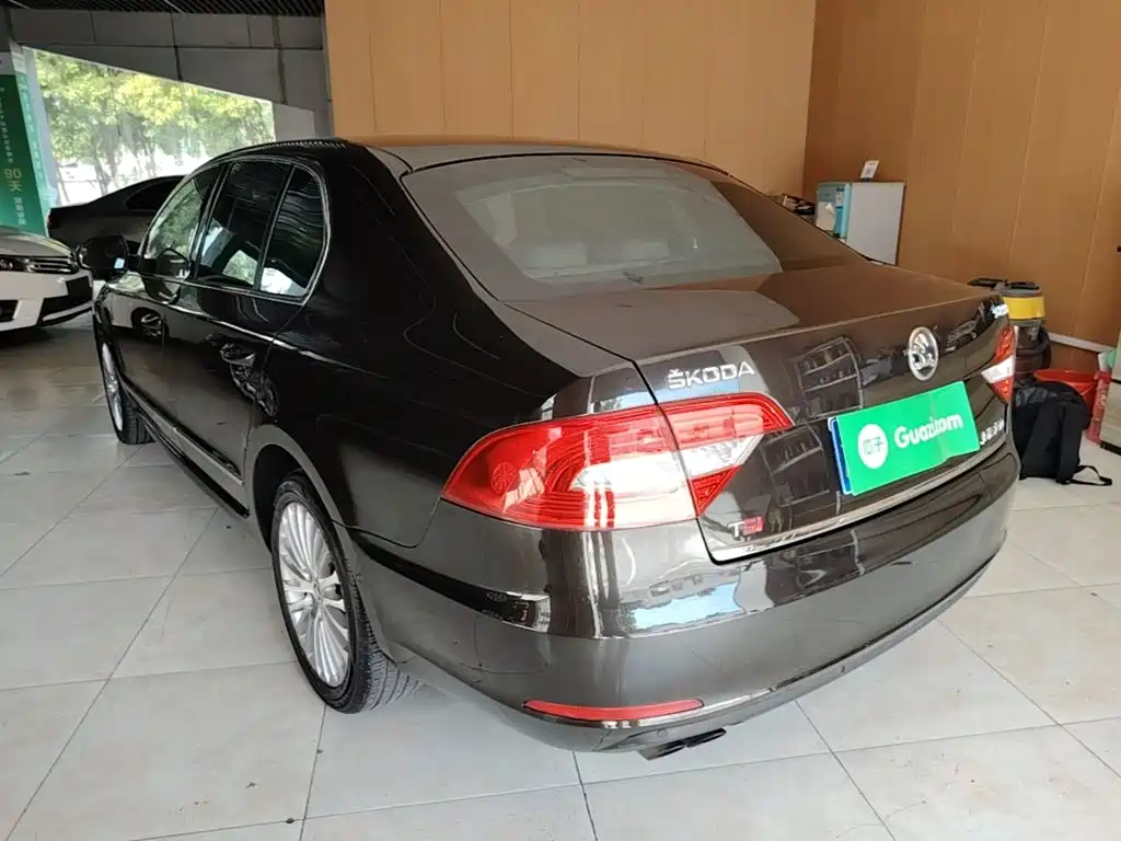Superb 1.8 TSI Auto Elegant