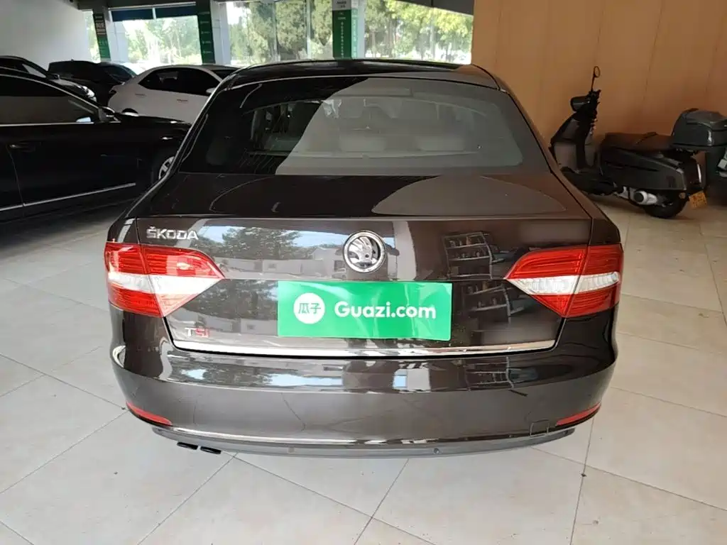 Superb 1.8 TSI Auto Elegant