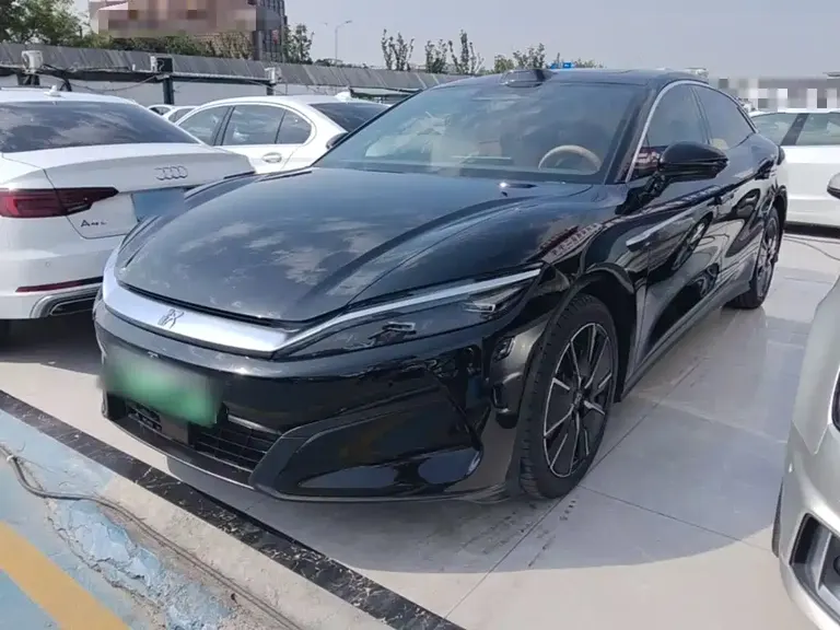 BYD Han L 汉L 2025款 DM-i 200 KM激光雷达尊享型
