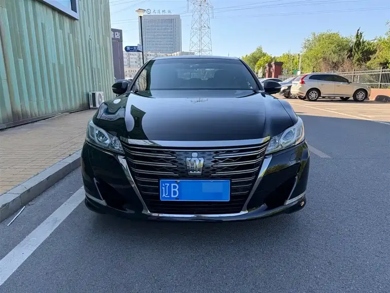 Toyota Crown 2.0 T Fashion