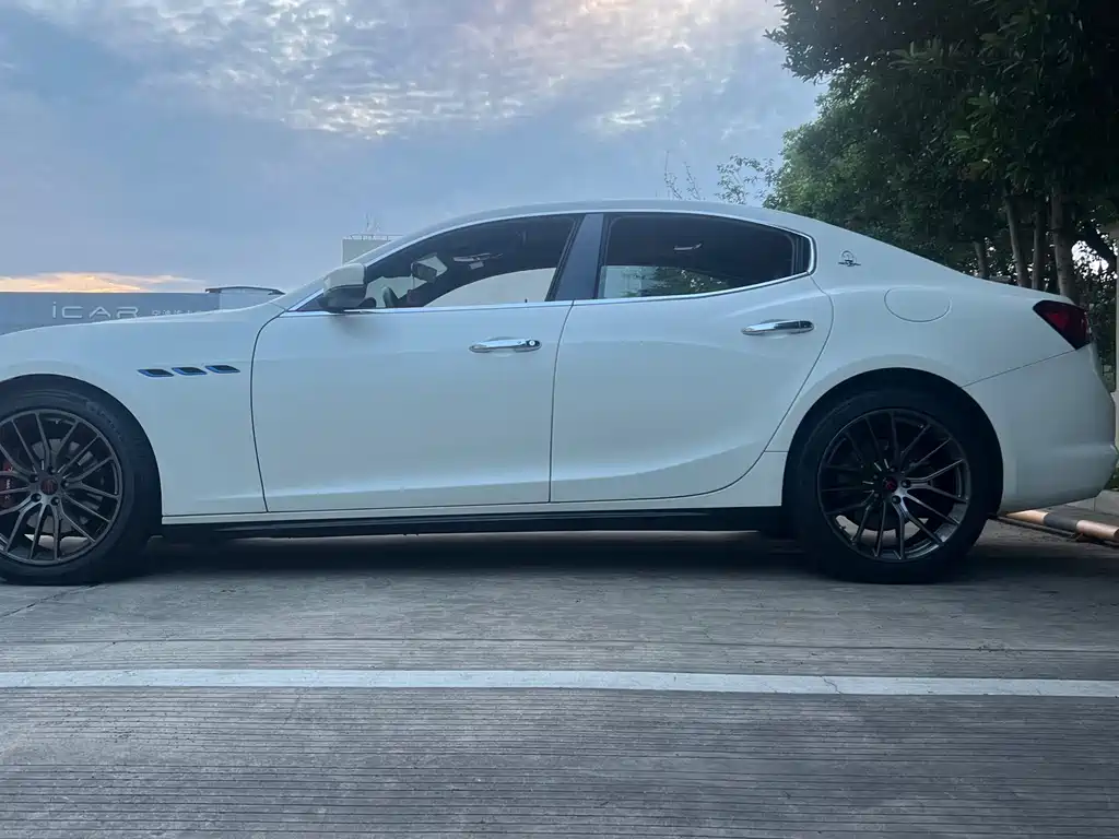 Ghibli 2.0 T Sharp Edge