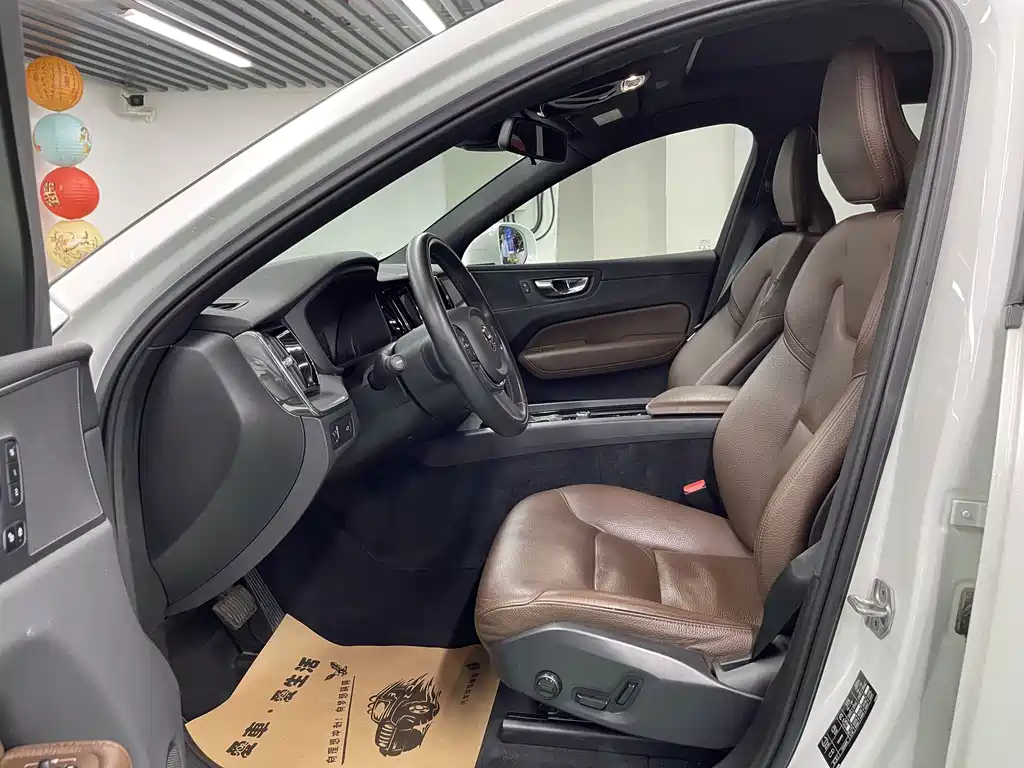 Volvo XC60 T5 4 WD Smart Ease Luxury