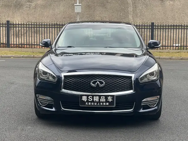 Infiniti Q70 Q70 L 2.5 L Joy