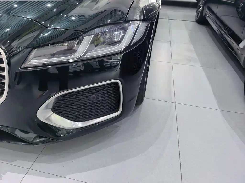 Jaguar XFL XFL 2.0 T P250 2 WD Premium Luxury