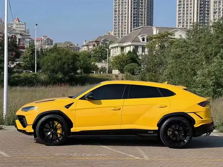 Lamborghini Urus 4.0 T V8 S
