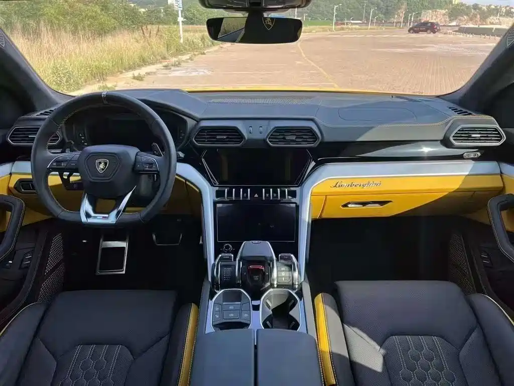 Urus 4.0 T V8 S