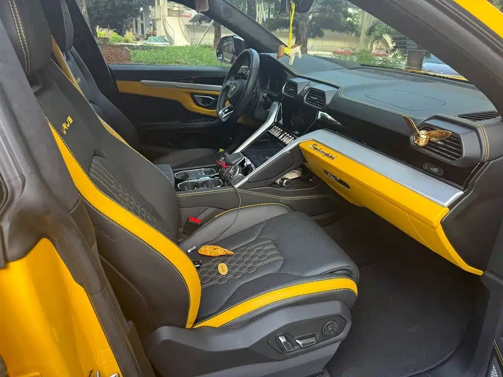 Urus 4.0 T V8 S