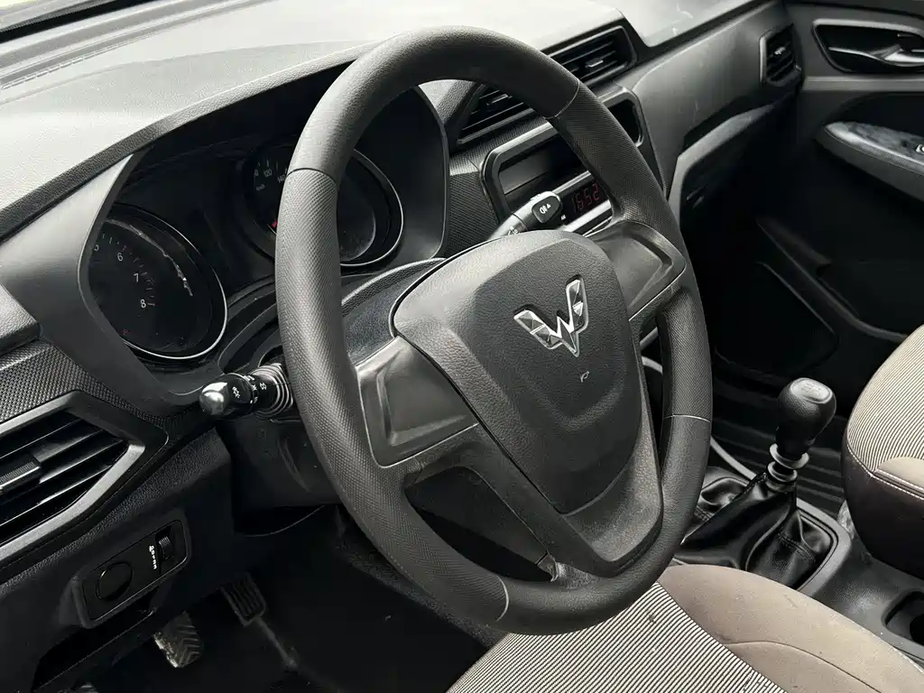 Wuling Hongguang 1.5 L S Basic CN-VI LAR