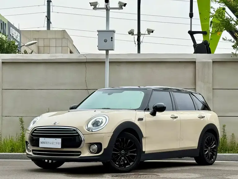 MINI CLUBMAN Facelift 1.5 T COOPER Geek
