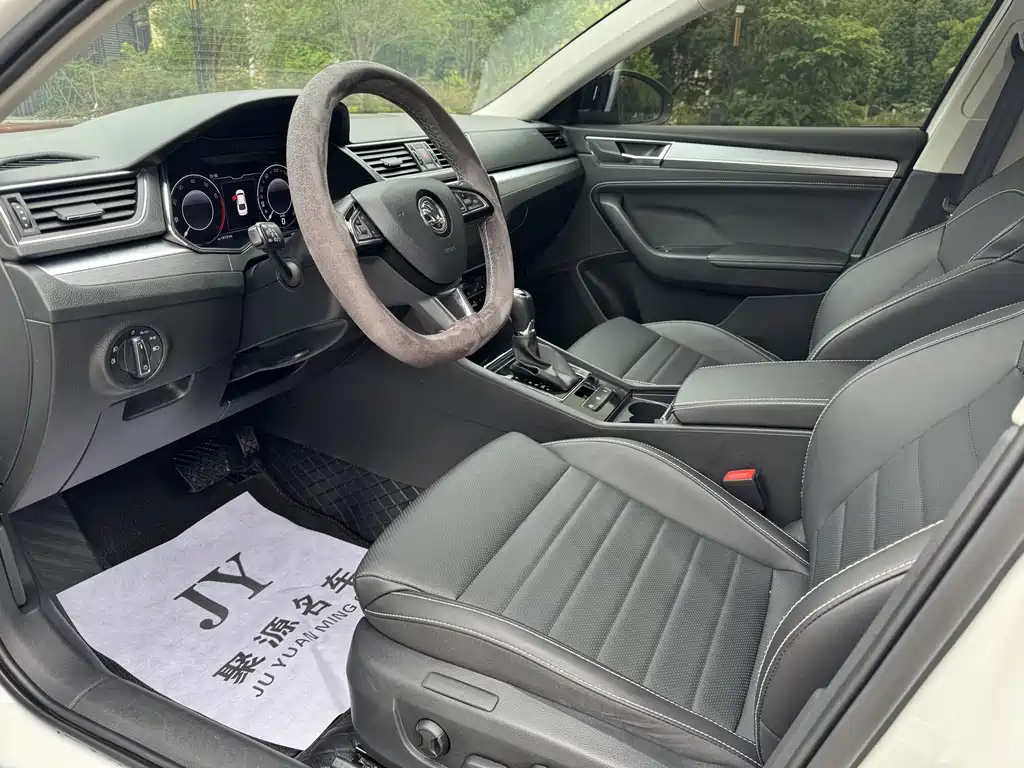 Superb TSI280 DSG Premium