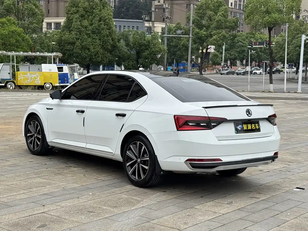 Superb TSI280 DSG Premium