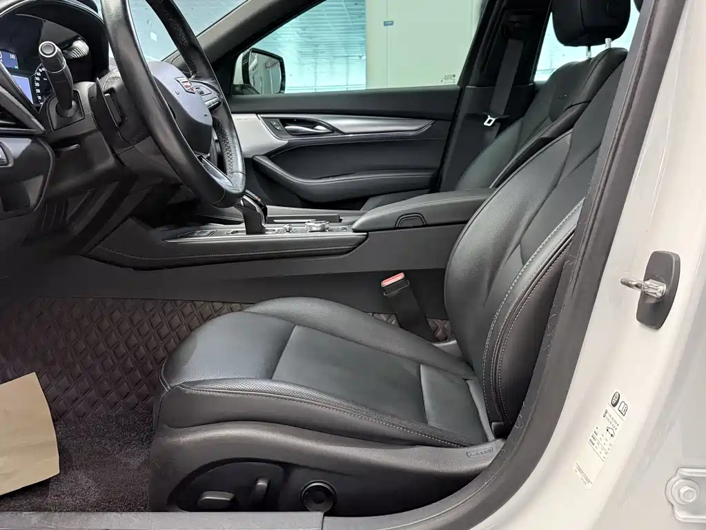 Cadillac CT5 Facelift 28 T Leading Sport
