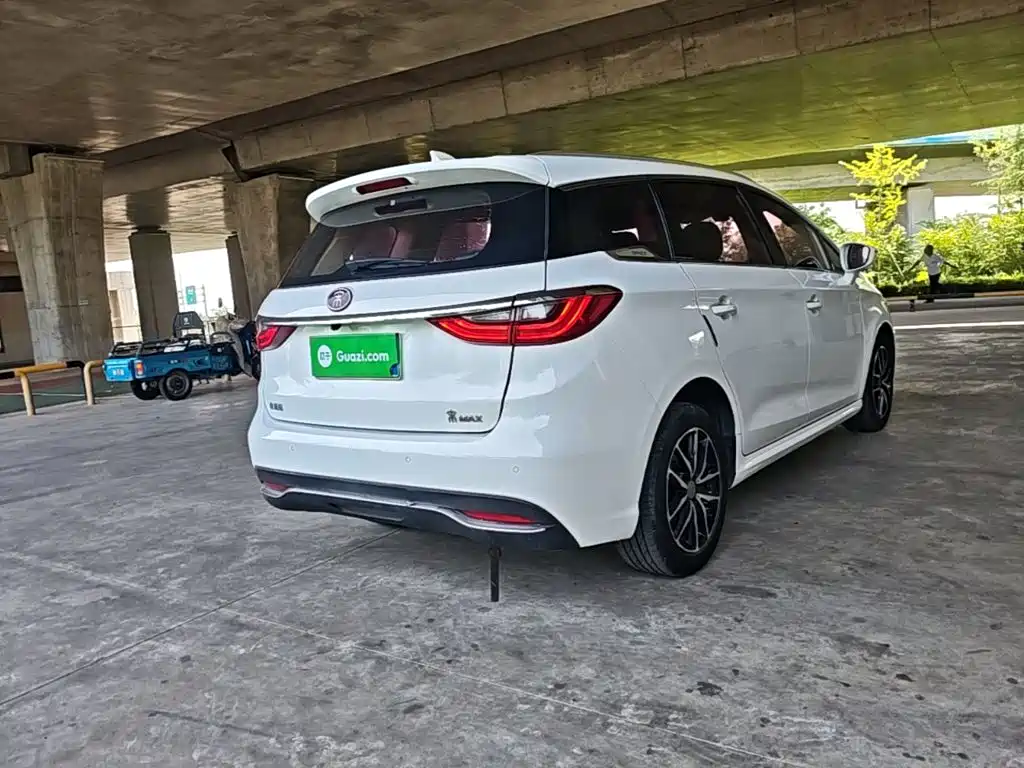 Song MAX 1.5 T Auto Connected Elite 7-seat