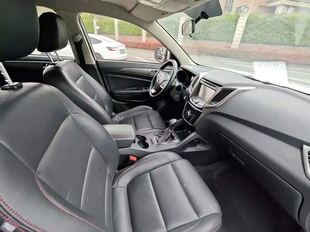 Changan CS75 长安CS75 2015款 1.8 T 自动四驱时尚型 国V