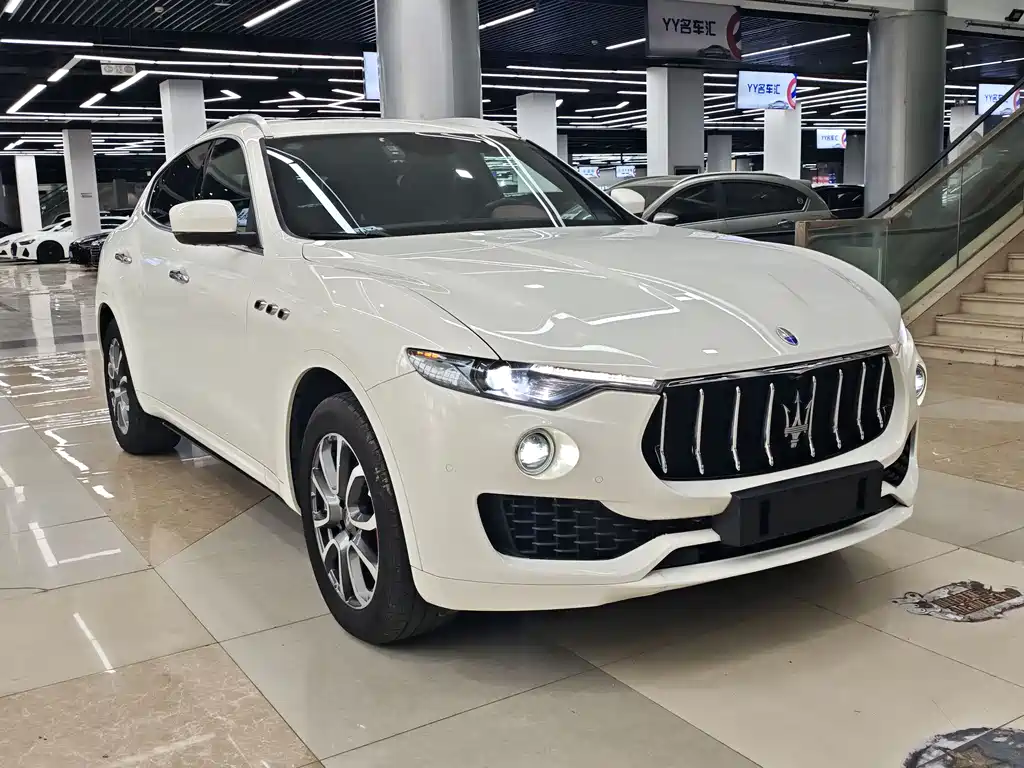 Levante 3.0 T Standard