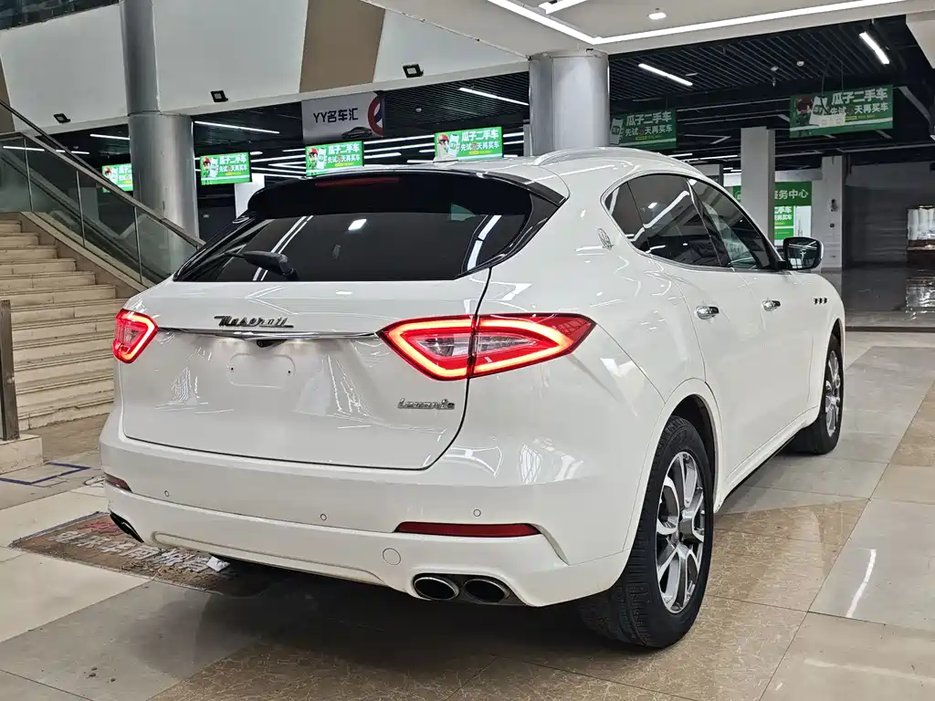 Levante 3.0 T Standard