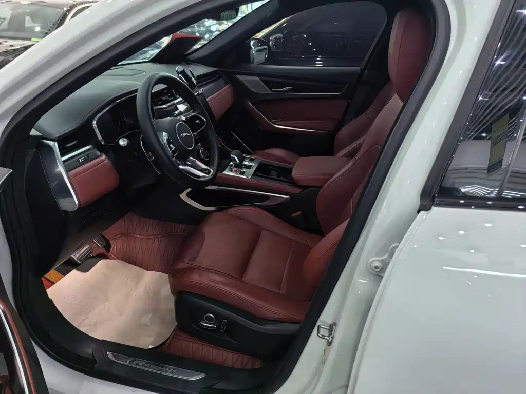Jaguar F-PACE P250 R-Dynamic BLACK