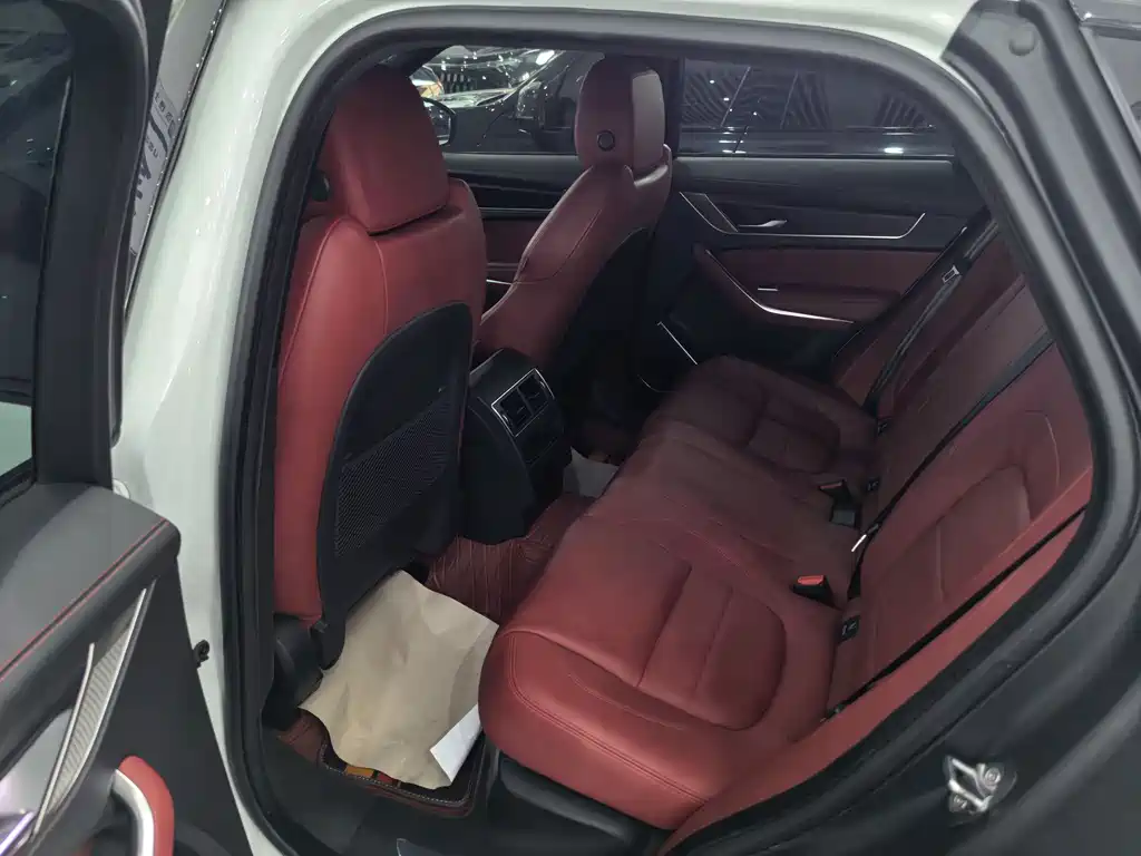 Jaguar F-PACE P250 R-Dynamic BLACK