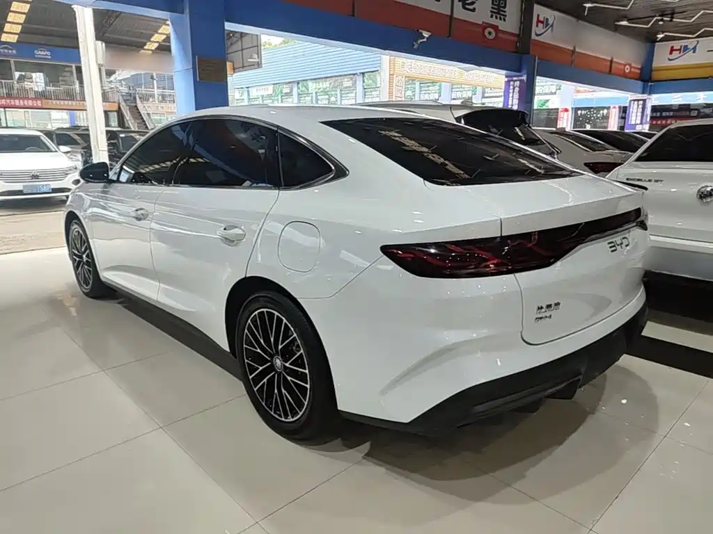 Qin L DM-i 120 KM Outstanding